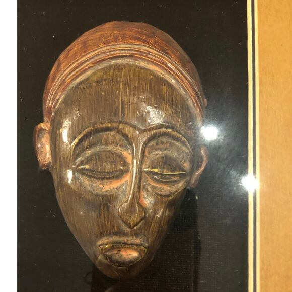 Vintage African Tribal Mask Wooden Shadow Box Black Velvet 3D Abstract Design - Picture 4 of 6